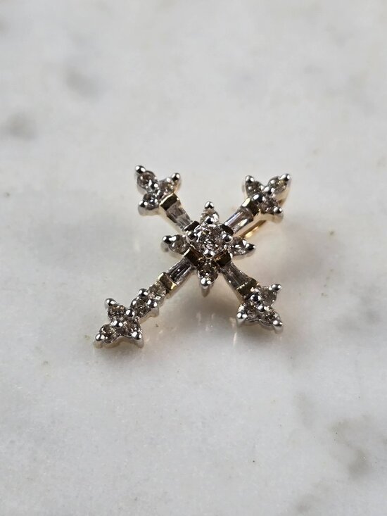 Womens Vintage Estate 14K Gold Religious Cross Diamond Pendant 1.4g E7169